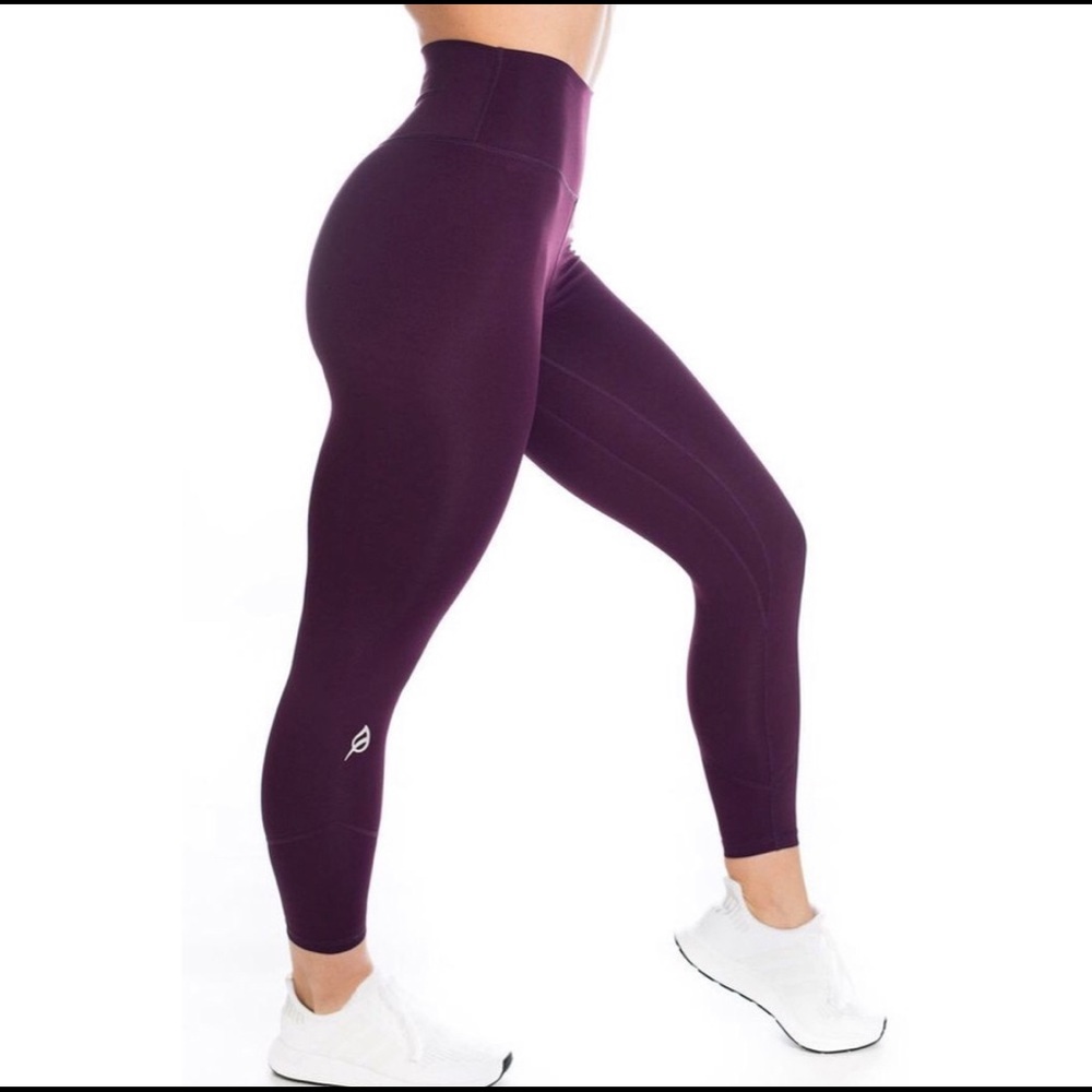 Ptula Alainah III Sleek Legging: 23"